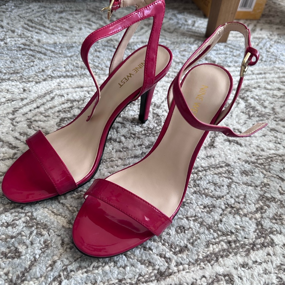 BRAND NEW NEVER WORN - Nine West strappy sandals. Love ‘Em but never wear.